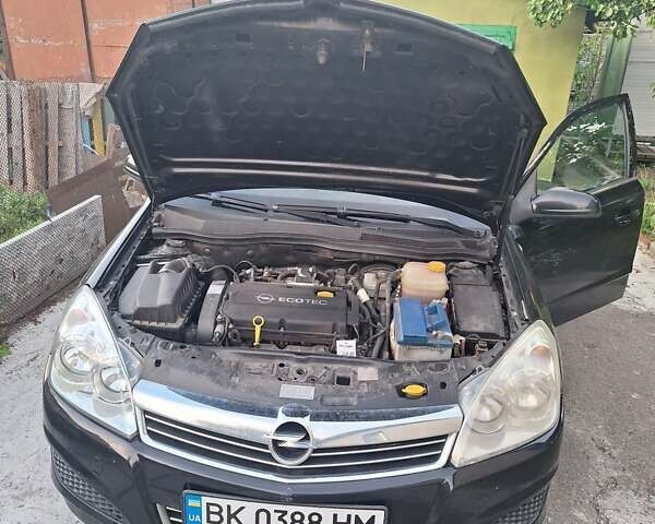 Чорний Опель Астра, об'ємом двигуна 1.8 л та пробігом 235 тис. км за 5500 $, фото 2 на Automoto.ua