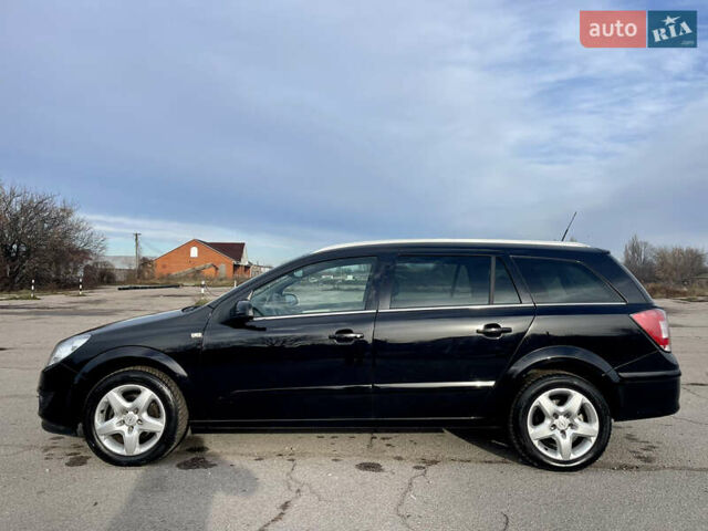 Черный Опель Астра, объемом двигателя 1.6 л и пробегом 239 тыс. км за 5350 $, фото 5 на Automoto.ua