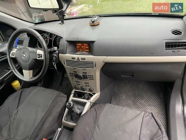 Черный Опель Астра, объемом двигателя 1.6 л и пробегом 272 тыс. км за 5100 $, фото 8 на Automoto.ua