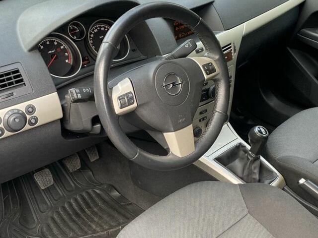 Чорний Опель Астра, об'ємом двигуна 0 л та пробігом 230 тис. км за 5499 $, фото 6 на Automoto.ua