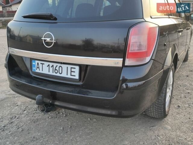 Черный Опель Астра, объемом двигателя 1.6 л и пробегом 244 тыс. км за 5200 $, фото 5 на Automoto.ua
