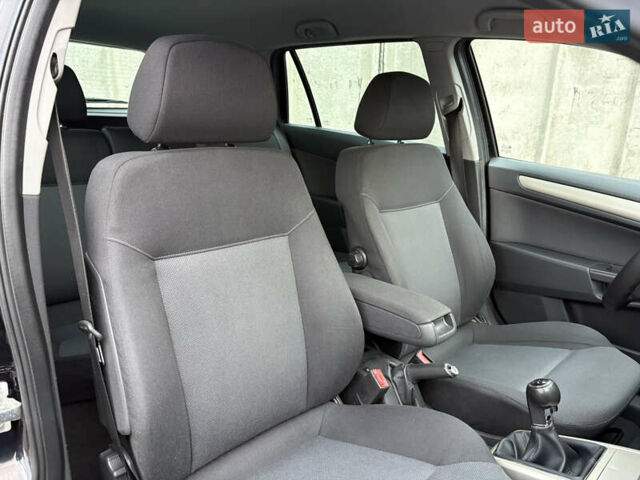 Черный Опель Астра, объемом двигателя 1.6 л и пробегом 208 тыс. км за 5600 $, фото 41 на Automoto.ua