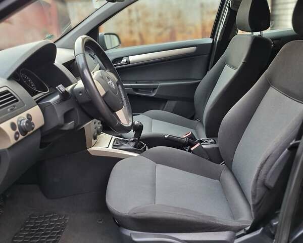Опель Астра 2007 в Житомире на Automoto.ua Черный Опель Астра, объемом двигателя 1.9 л и пробегом 233 тыс. км за 4950 $, фото 31 на Automoto.ua