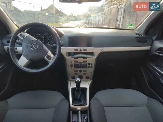 Опель Астра 2007 у Прилуках на Automoto.ua Чорний Опель Астра, об'ємом двигуна 1.6 л та пробігом 277 тис. км за 4500 $, фото 8 на Automoto.ua