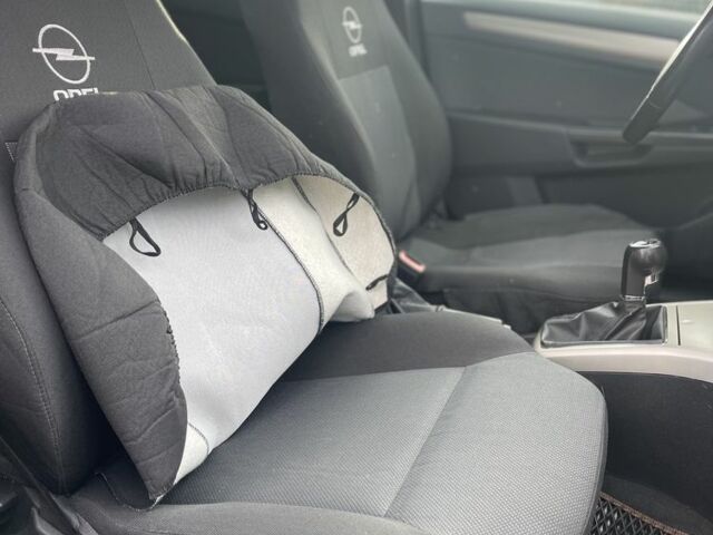 Черный Опель Астра, объемом двигателя 1.6 л и пробегом 239 тыс. км за 5350 $, фото 11 на Automoto.ua