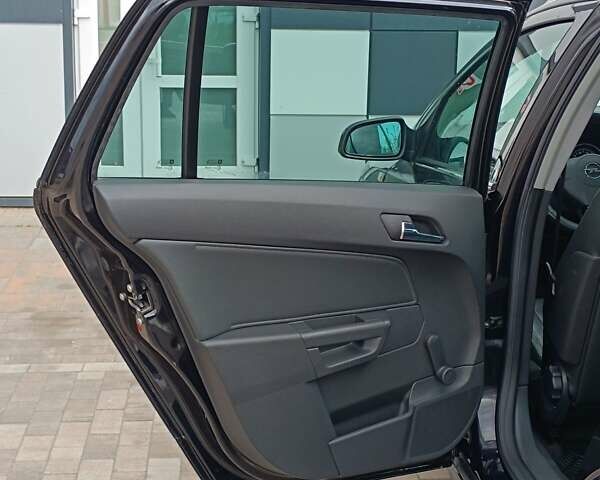 Черный Опель Астра, объемом двигателя 1.8 л и пробегом 239 тыс. км за 5800 $, фото 40 на Automoto.ua