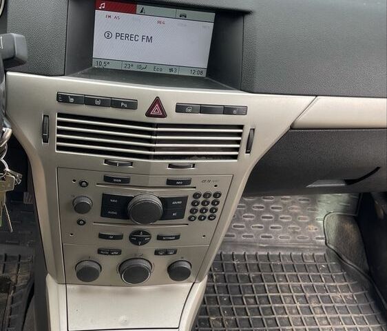 Опель Астра 2007 в Жмеренке на Automoto.ua Черный Опель Астра, объемом двигателя 1.6 л и пробегом 233 тыс. км за 4300 $, фото 5 на Automoto.ua