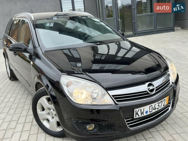 Черный Опель Астра, объемом двигателя 1.6 л и пробегом 250 тыс. км за 4399 $, фото 21 на Automoto.ua