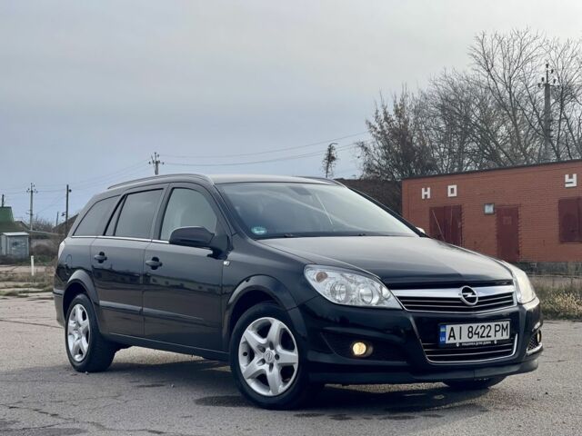 Черный Опель Астра, объемом двигателя 1.6 л и пробегом 239 тыс. км за 5350 $, фото 2 на Automoto.ua