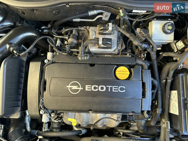 Черный Опель Астра, объемом двигателя 1.6 л и пробегом 180 тыс. км за 5499 $, фото 189 на Automoto.ua