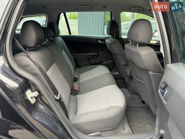 Черный Опель Астра, объемом двигателя 1.6 л и пробегом 250 тыс. км за 5700 $, фото 24 на Automoto.ua