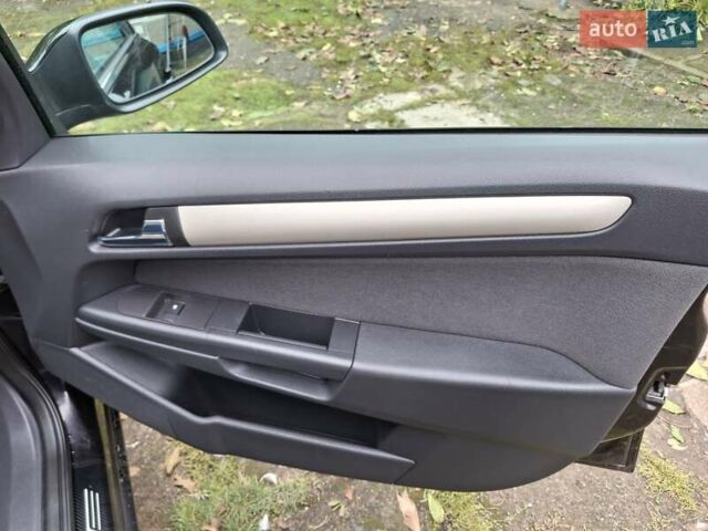 Чорний Опель Астра, об'ємом двигуна 1.6 л та пробігом 210 тис. км за 5950 $, фото 19 на Automoto.ua