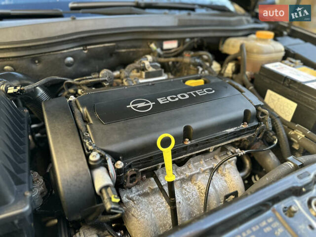 Черный Опель Астра, объемом двигателя 1.6 л и пробегом 180 тыс. км за 5499 $, фото 193 на Automoto.ua