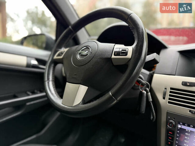 Опель Астра 2008 в Ровно на Automoto.ua Черный Опель Астра, объемом двигателя 1.7 л и пробегом 330 тыс. км за 4300 $, фото 33 на Automoto.ua
