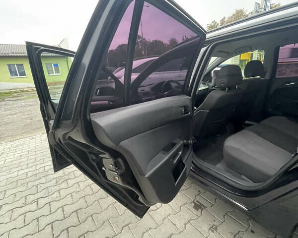 Черный Опель Астра, объемом двигателя 1.6 л и пробегом 281 тыс. км за 5200 $, фото 24 на Automoto.ua