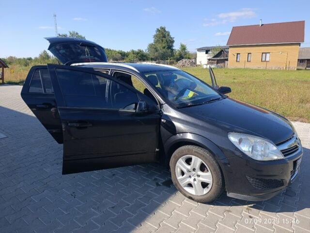 Черный Опель Астра, объемом двигателя 1.6 л и пробегом 224 тыс. км за 5200 $, фото 1 на Automoto.ua
