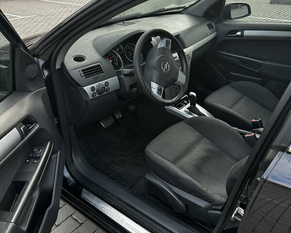Черный Опель Астра, объемом двигателя 1.8 л и пробегом 405 тыс. км за 5500 $, фото 8 на Automoto.ua