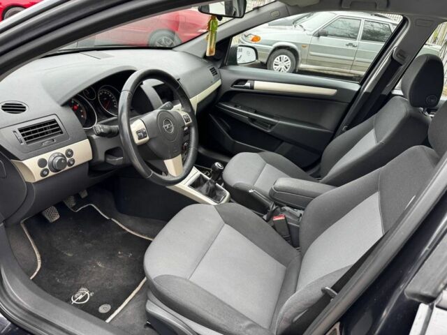 Чорний Опель Астра, об'ємом двигуна 1.6 л та пробігом 189 тис. км за 5900 $, фото 7 на Automoto.ua