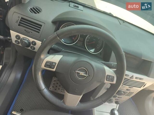 Черный Опель Астра, объемом двигателя 1.9 л и пробегом 287 тыс. км за 5400 $, фото 20 на Automoto.ua