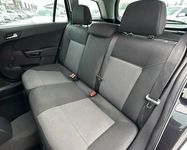 Чорний Опель Астра, об'ємом двигуна 1.6 л та пробігом 247 тис. км за 5800 $, фото 23 на Automoto.ua