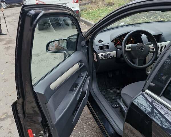 Чорний Опель Астра, об'ємом двигуна 1.6 л та пробігом 280 тис. км за 6100 $, фото 14 на Automoto.ua