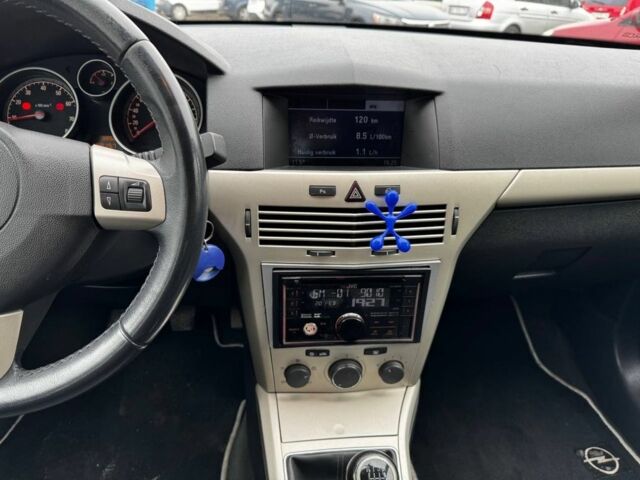 Чорний Опель Астра, об'ємом двигуна 1.6 л та пробігом 189 тис. км за 5900 $, фото 8 на Automoto.ua