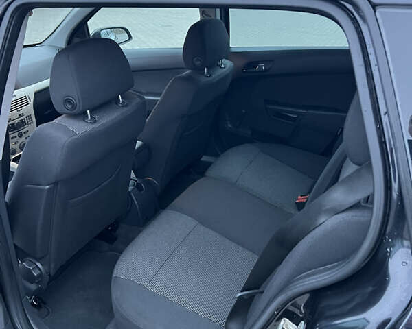 Чорний Опель Астра, об'ємом двигуна 1.6 л та пробігом 215 тис. км за 5500 $, фото 17 на Automoto.ua