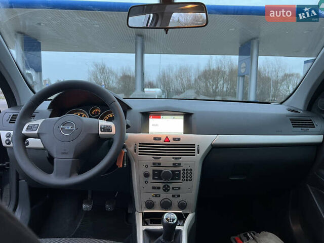 Чорний Опель Астра, об'ємом двигуна 1.6 л та пробігом 215 тис. км за 5500 $, фото 8 на Automoto.ua
