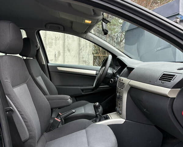 Чорний Опель Астра, об'ємом двигуна 1.6 л та пробігом 208 тис. км за 5400 $, фото 36 на Automoto.ua