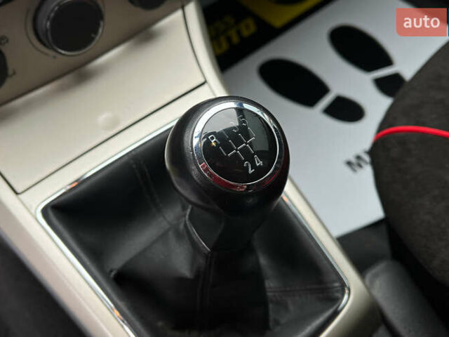 Черный Опель Астра, объемом двигателя 1.6 л и пробегом 260 тыс. км за 6200 $, фото 18 на Automoto.ua