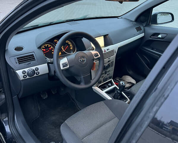 Чорний Опель Астра, об'ємом двигуна 1.6 л та пробігом 215 тис. км за 5500 $, фото 11 на Automoto.ua