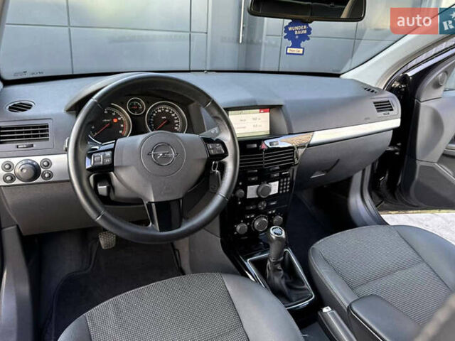 Черный Опель Астра, объемом двигателя 1.6 л и пробегом 197 тыс. км за 5700 $, фото 19 на Automoto.ua