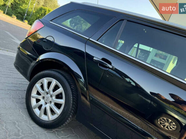 Черный Опель Астра, объемом двигателя 1.6 л и пробегом 197 тыс. км за 5700 $, фото 4 на Automoto.ua