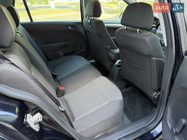 Черный Опель Астра, объемом двигателя 1.6 л и пробегом 219 тыс. км за 6000 $, фото 15 на Automoto.ua