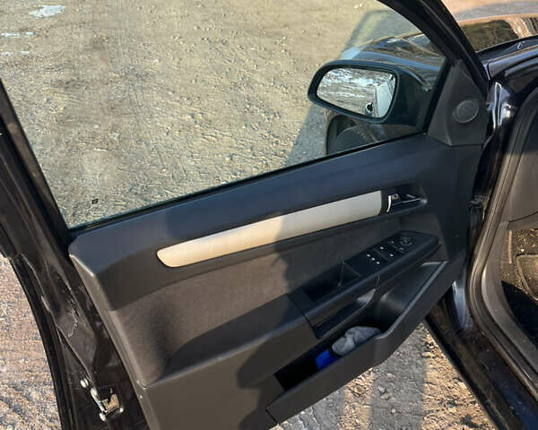 Черный Опель Астра, объемом двигателя 1.69 л и пробегом 270 тыс. км за 5500 $, фото 9 на Automoto.ua