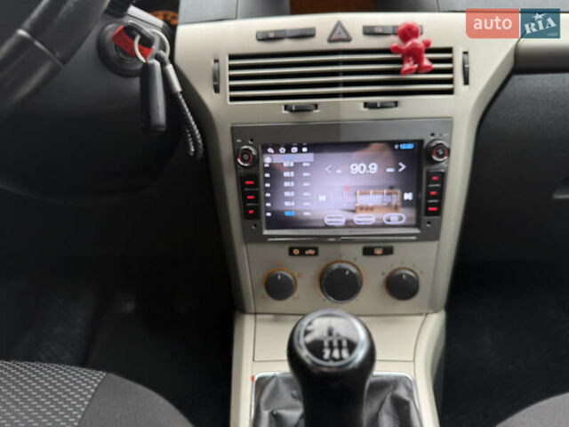 Опель Астра 2008 в Ровно на Automoto.ua Черный Опель Астра, объемом двигателя 1.7 л и пробегом 330 тыс. км за 4300 $, фото 35 на Automoto.ua