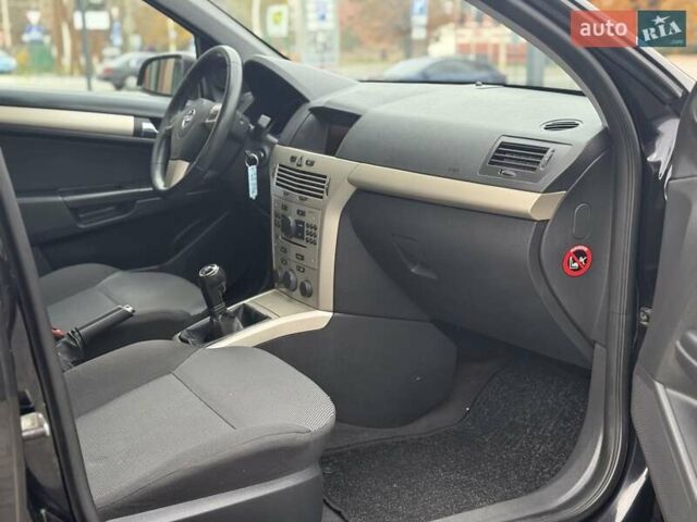 Чорний Опель Астра, об'ємом двигуна 1.6 л та пробігом 241 тис. км за 5499 $, фото 35 на Automoto.ua