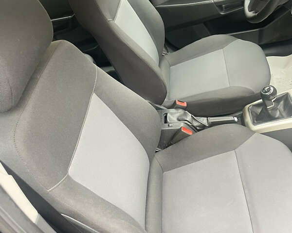 Черный Опель Астра, объемом двигателя 1.6 л и пробегом 206 тыс. км за 4900 $, фото 14 на Automoto.ua