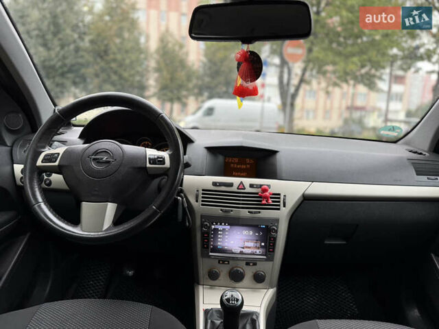 Опель Астра 2008 в Ровно на Automoto.ua Черный Опель Астра, объемом двигателя 1.7 л и пробегом 330 тыс. км за 4300 $, фото 30 на Automoto.ua