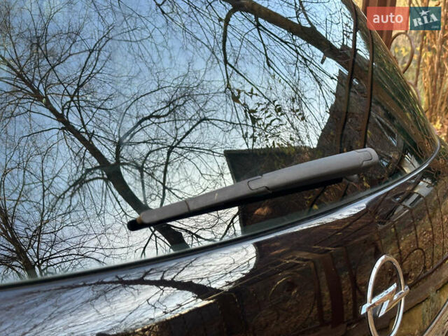 Черный Опель Астра, объемом двигателя 1.6 л и пробегом 180 тыс. км за 5499 $, фото 59 на Automoto.ua