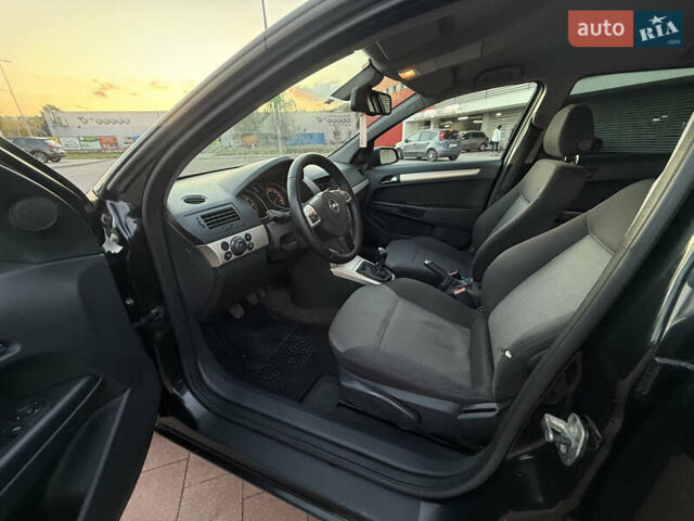 Черный Опель Астра, объемом двигателя 1.69 л и пробегом 260 тыс. км за 5550 $, фото 23 на Automoto.ua