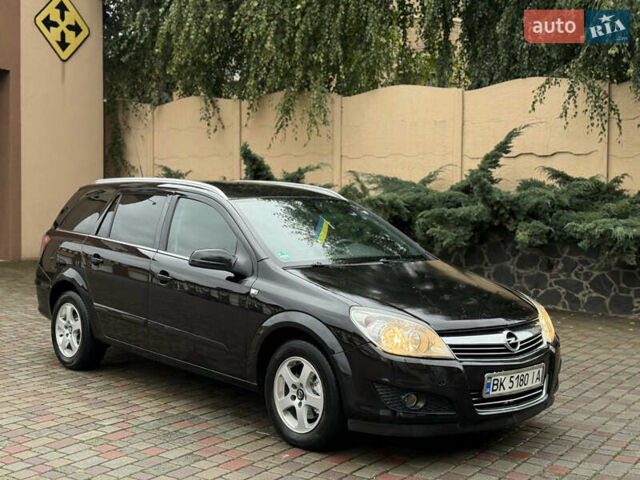 Черный Опель Астра, объемом двигателя 1.69 л и пробегом 330 тыс. км за 4700 $, фото 1 на Automoto.ua