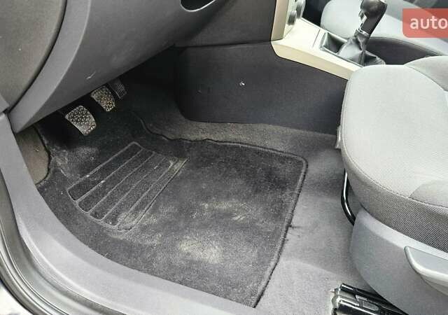 Черный Опель Астра, объемом двигателя 1.6 л и пробегом 209 тыс. км за 5850 $, фото 46 на Automoto.ua