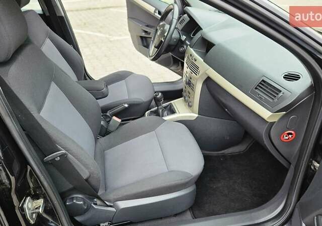 Черный Опель Астра, объемом двигателя 1.6 л и пробегом 209 тыс. км за 5850 $, фото 50 на Automoto.ua