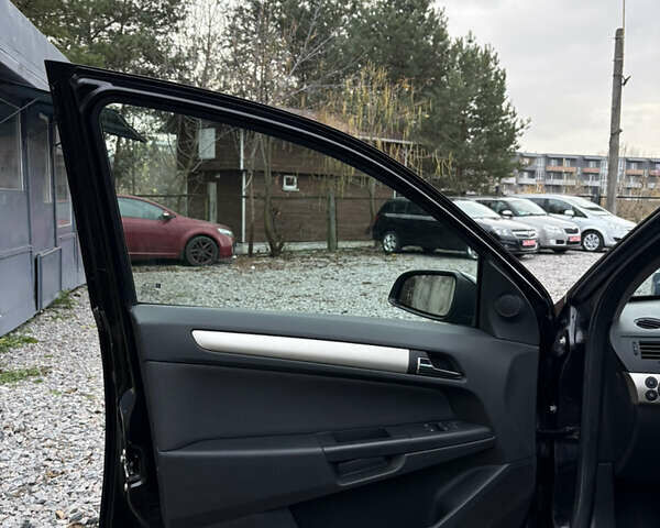 Чорний Опель Астра, об'ємом двигуна 1.6 л та пробігом 208 тис. км за 5400 $, фото 13 на Automoto.ua