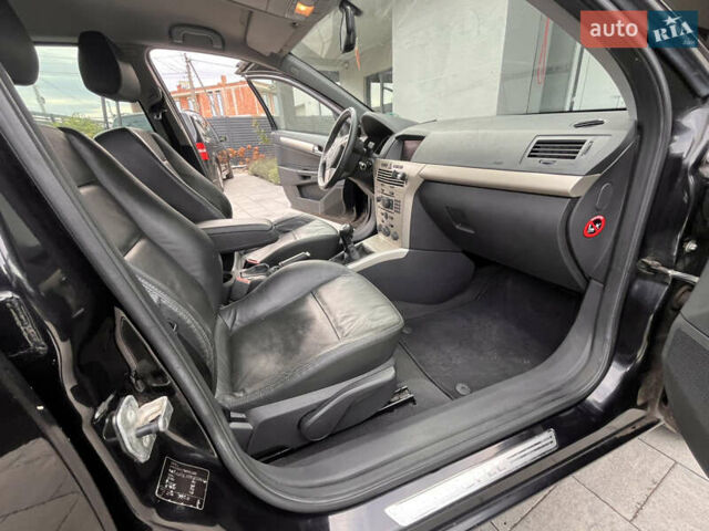 Чорний Опель Астра, об'ємом двигуна 1.6 л та пробігом 260 тис. км за 4650 $, фото 11 на Automoto.ua
