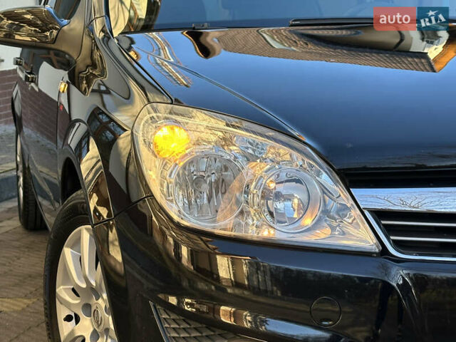 Черный Опель Астра, объемом двигателя 1.6 л и пробегом 180 тыс. км за 5499 $, фото 69 на Automoto.ua