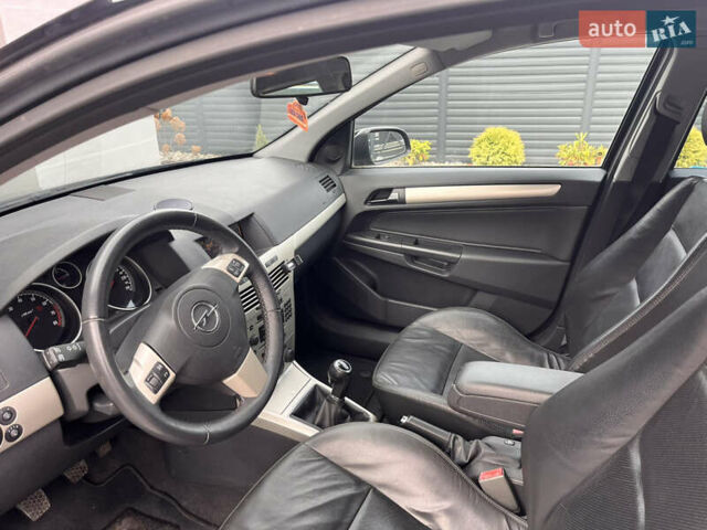 Чорний Опель Астра, об'ємом двигуна 1.6 л та пробігом 265 тис. км за 4700 $, фото 12 на Automoto.ua