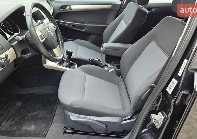 Черный Опель Астра, объемом двигателя 1.6 л и пробегом 209 тыс. км за 5850 $, фото 43 на Automoto.ua