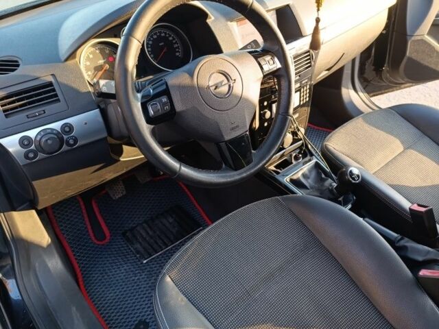 Чорний Опель Астра, об'ємом двигуна 1.6 л та пробігом 228 тис. км за 4900 $, фото 6 на Automoto.ua